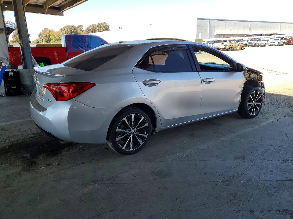 52416156 :رقم المزاد ، 2T1BURHE6JC019998 vin ، 2018 Toyota Corolla مزاد بيع