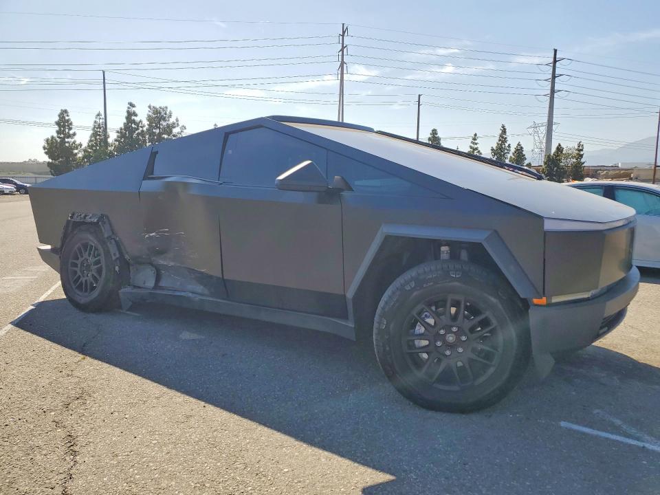 53441356 :رقم المزاد ، 7G2CEHEE3RA035674 vin ، 2024 Tesla Cybertruck مزاد بيع