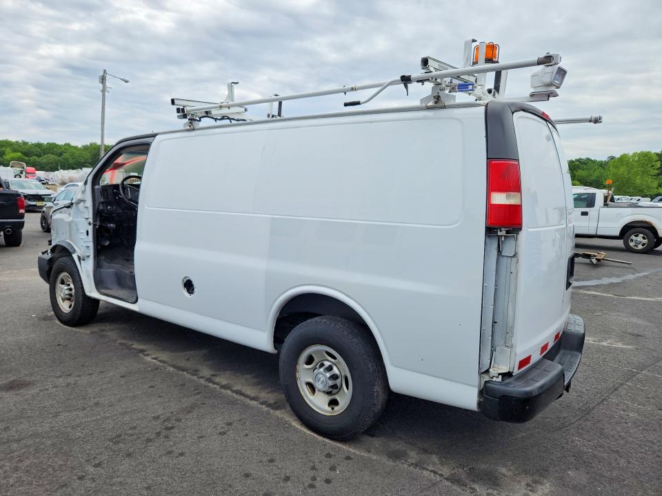53002266 :رقم المزاد ، 1GCWGFCF9F1169140 vin ، 2015 Chevrolet Express G2500 مزاد بيع