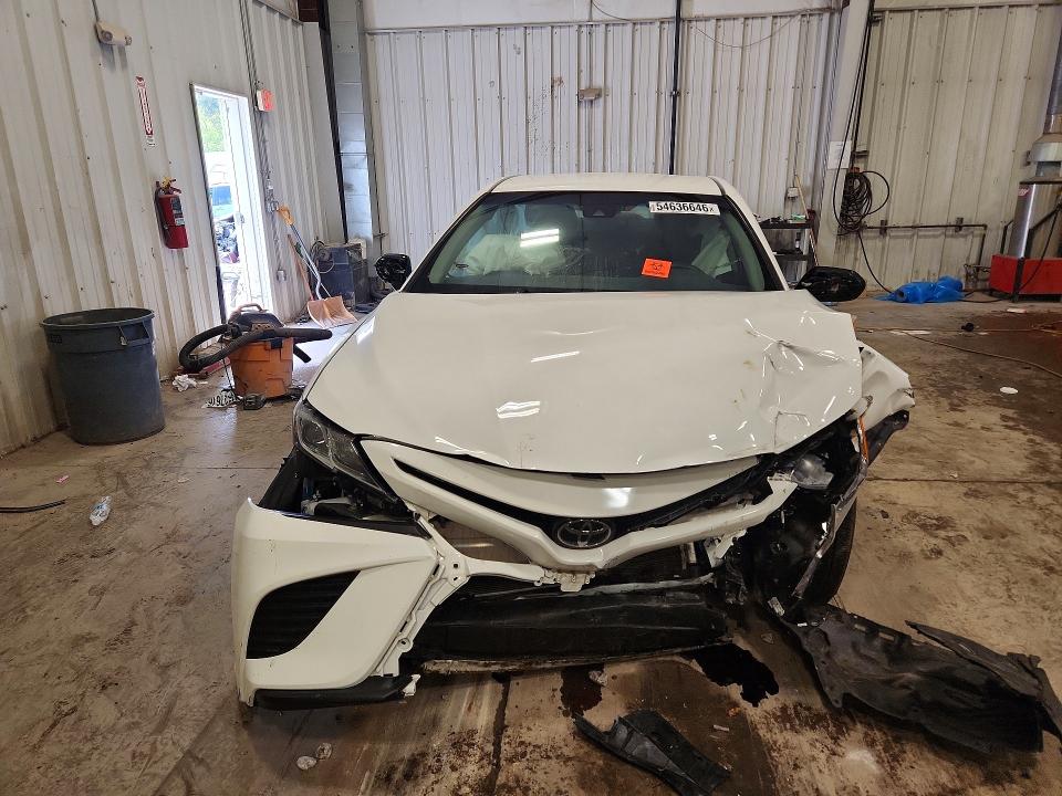 2018 Toyota Camry მანქანა იყიდება აუქციონზე, vin: 4T1B11HKXJU628395, აუქციონის ნომერი: 54636646