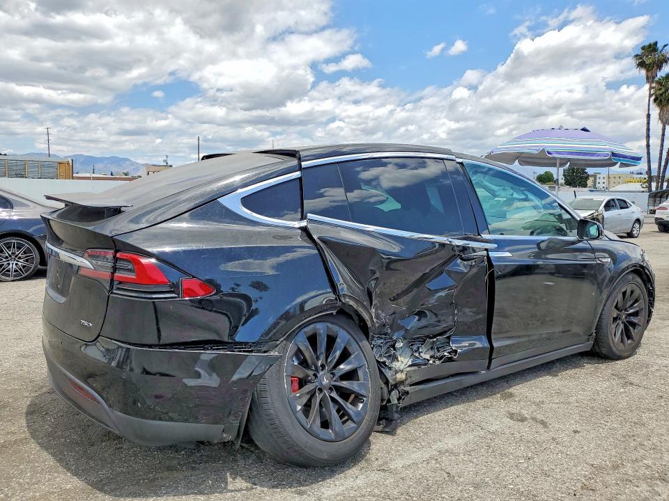 2016 Tesla Model X მანქანა იყიდება აუქციონზე, vin: 5YJXCBE27GF008717, აუქციონის ნომერი: 54846556