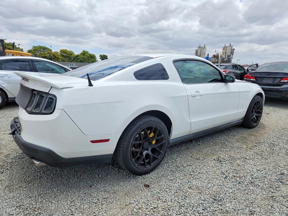 55032636 :رقم المزاد ، 1ZVBP8AM9C5239832 vin ، 2012 Ford Mustang مزاد بيع