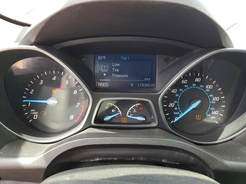 2015 Ford Escape მანქანა იყიდება აუქციონზე, vin: 1FMCU0GX0FUB01525, აუქციონის ნომერი: 55454126
