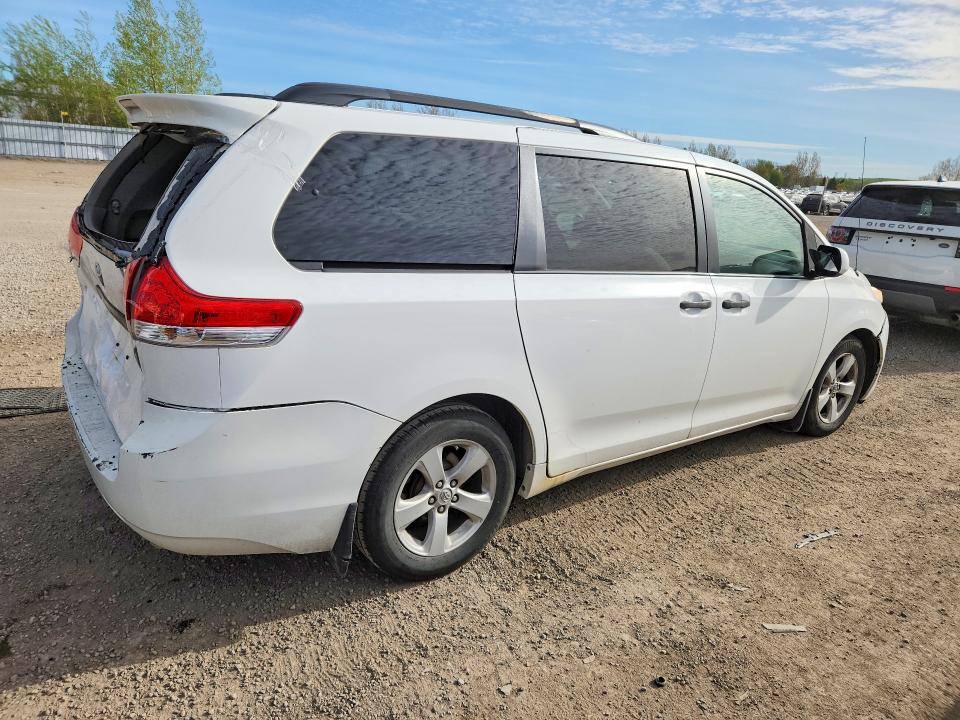 54777286 :رقم المزاد ، 5TDZK3DCXDS298485 vin ، 2013 Toyota Sienna مزاد بيع