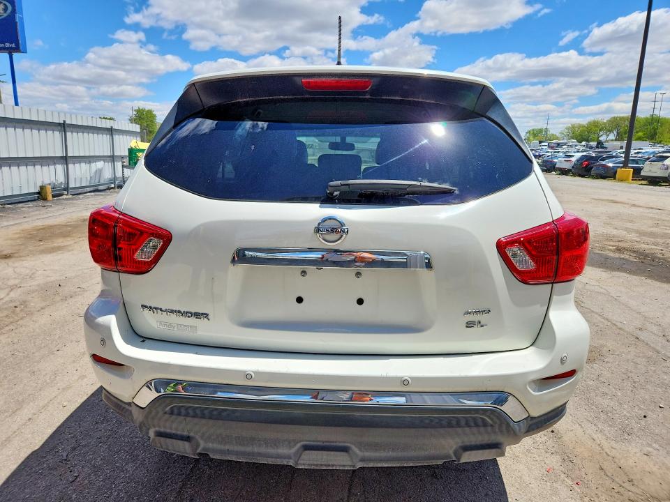 53533056 :رقم المزاد ، 5N1DR2MMXHC675425 vin ، 2017 Nissan Pathfinder مزاد بيع