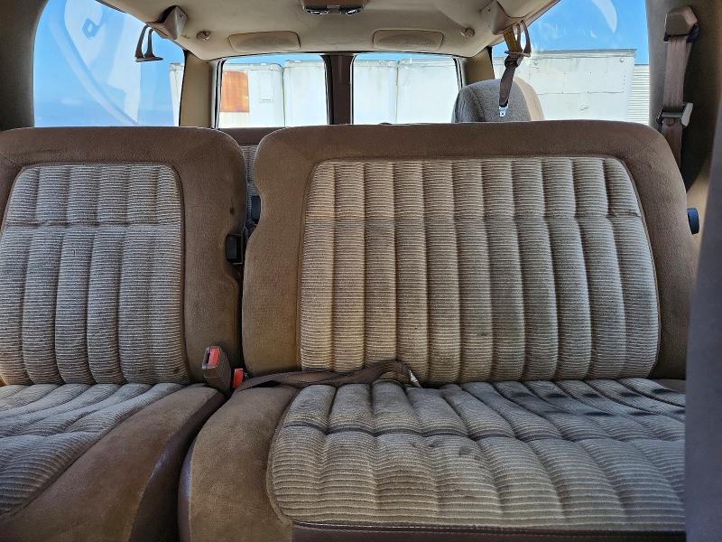 Продажа на аукционе авто 1994 Gmc Suburban, vin: 1GKGC26N9RJ726374, номер лота: 53322236