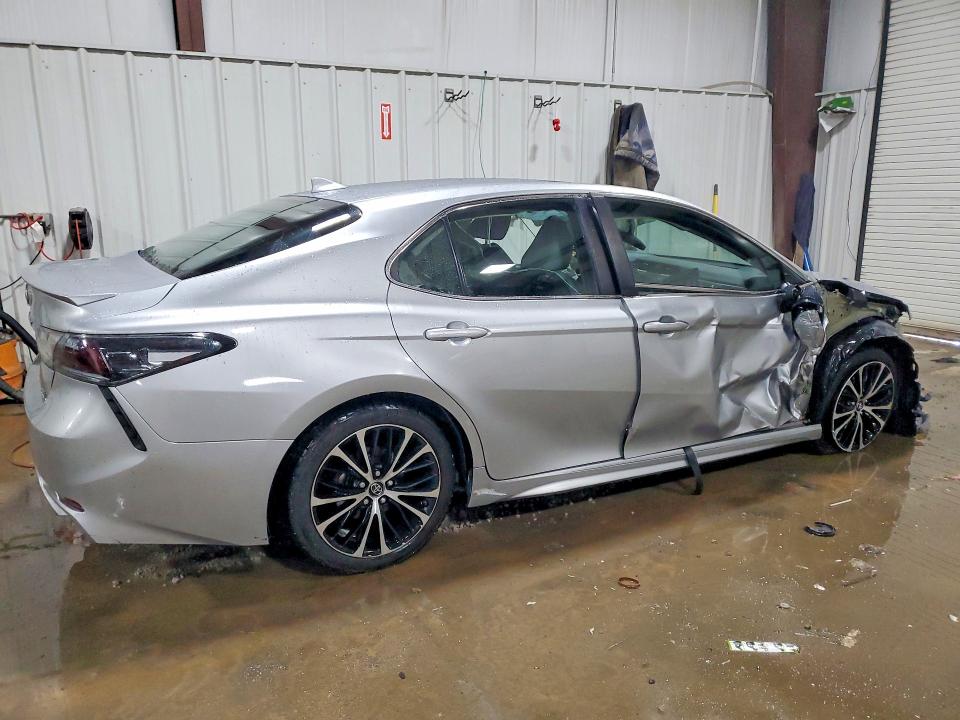 53950136 :رقم المزاد ، 4T1B21HK6JU507702 vin ، 2018 Toyota Camry Hybrid مزاد بيع