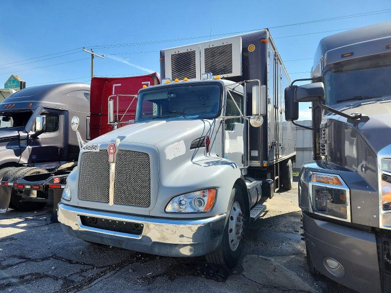 Продажа на аукционе авто 2009 Kenworth T330, vin: 2NKHHN7X19M938907, номер лота: 48469846