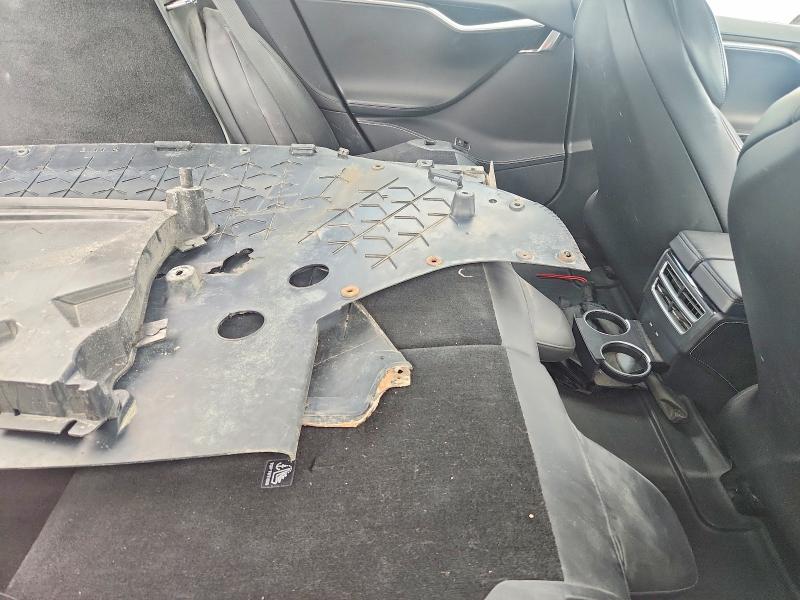 52128736 :رقم المزاد ، 5YJSA1E24HF184426 vin ، 2017 Tesla Model S مزاد بيع
