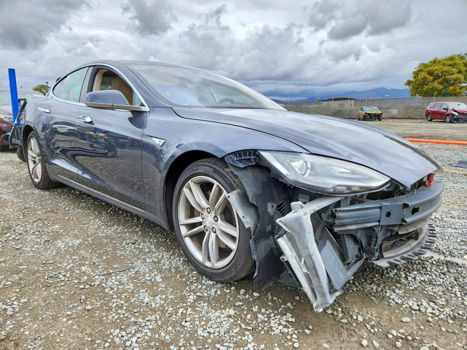 Продаж на аукціоні авто 2015 Tesla Model S, vin: 5YJSA1H15FFP77454, номер лоту: 51856446