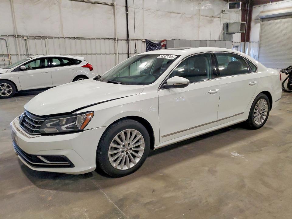 Продаж на аукціоні авто 2017 Volkswagen Passat, vin: 1VWBT7A30HC011573, номер лоту: 54527146