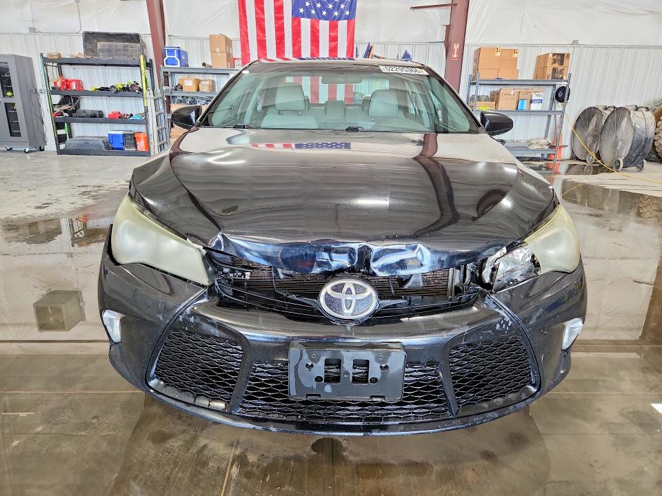 Aukcja sprzedaży 2015 Toyota Camry, vin: 4T1BF1FKXFU002700, numer aukcji: 52295366