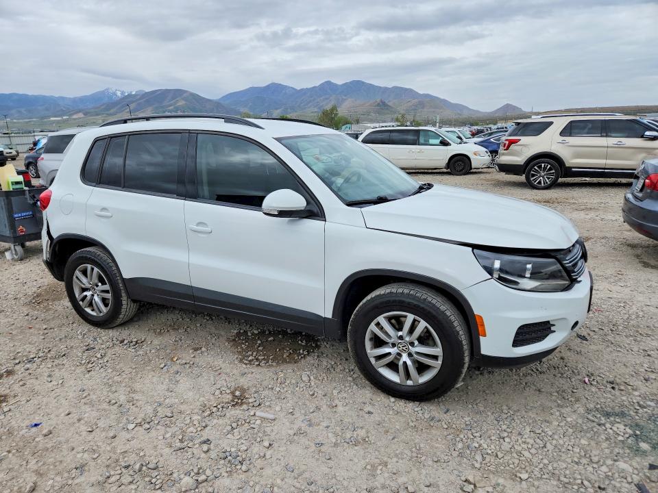 52507786 :رقم المزاد ، WVGBV7AX5HK000974 vin ، 2017 Volkswagen Tiguan مزاد بيع