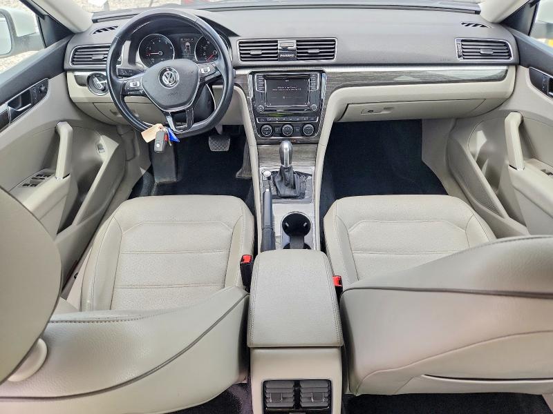 52033376 :رقم المزاد ، 1VWBA7A39JC000518 vin ، 2018 Volkswagen Passat مزاد بيع