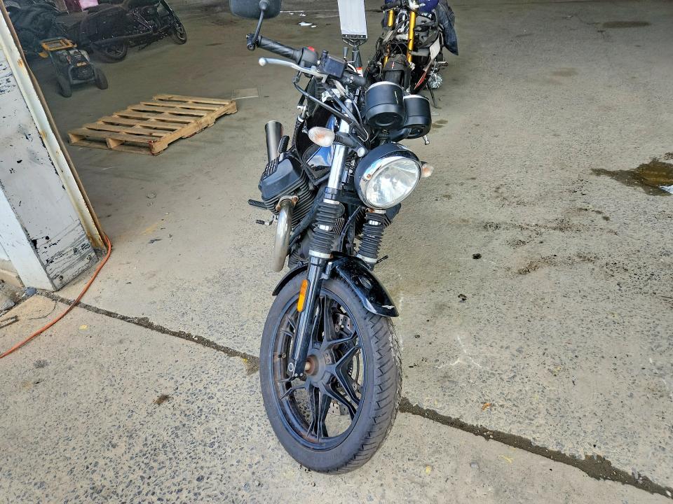 2017 Moto Guzzi V7 Iii მანქანა იყიდება აუქციონზე, vin: ZGULDUA01HM000002, აუქციონის ნომერი: 52761026