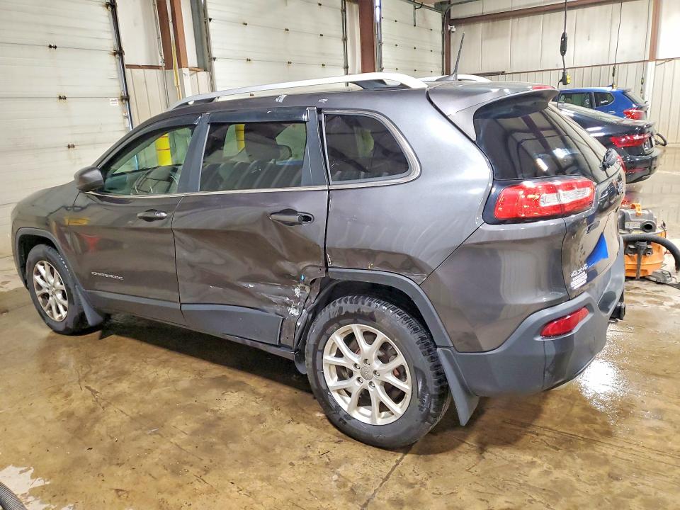 52186896 :رقم المزاد ، 1C4PJMCS8GW102928 vin ، 2016 Jeep Cherokee مزاد بيع
