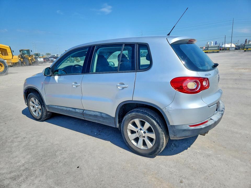 54659826 :رقم المزاد ، WVGAV7AX6AW532051 vin ، 2010 Volkswagen Tiguan مزاد بيع