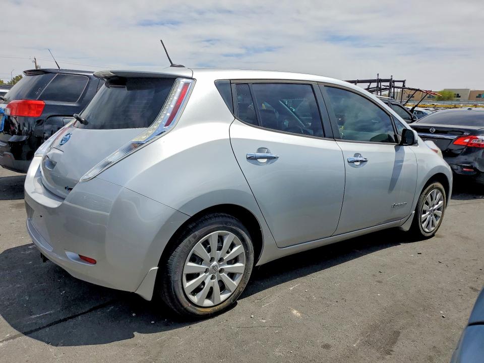 2015 Nissan Leaf მანქანა იყიდება აუქციონზე, vin: 1N4AZ0CP1FC326700, აუქციონის ნომერი: 52370916