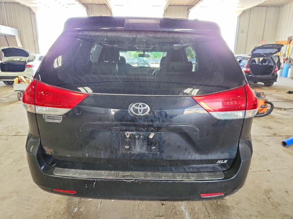Aukcja sprzedaży 2011 Toyota Sienna, vin: 5TDYK3DC2BS007888, numer aukcji: 55421606
