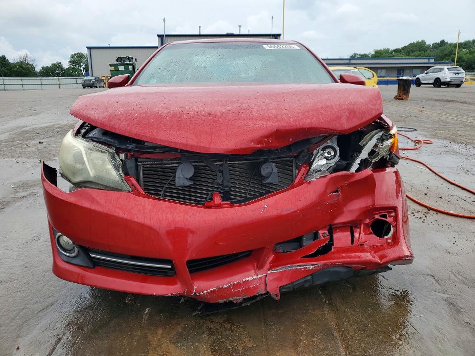 55582206 :رقم المزاد ، 4T1BF1FK7EU728917 vin ، 2014 Toyota Camry مزاد بيع