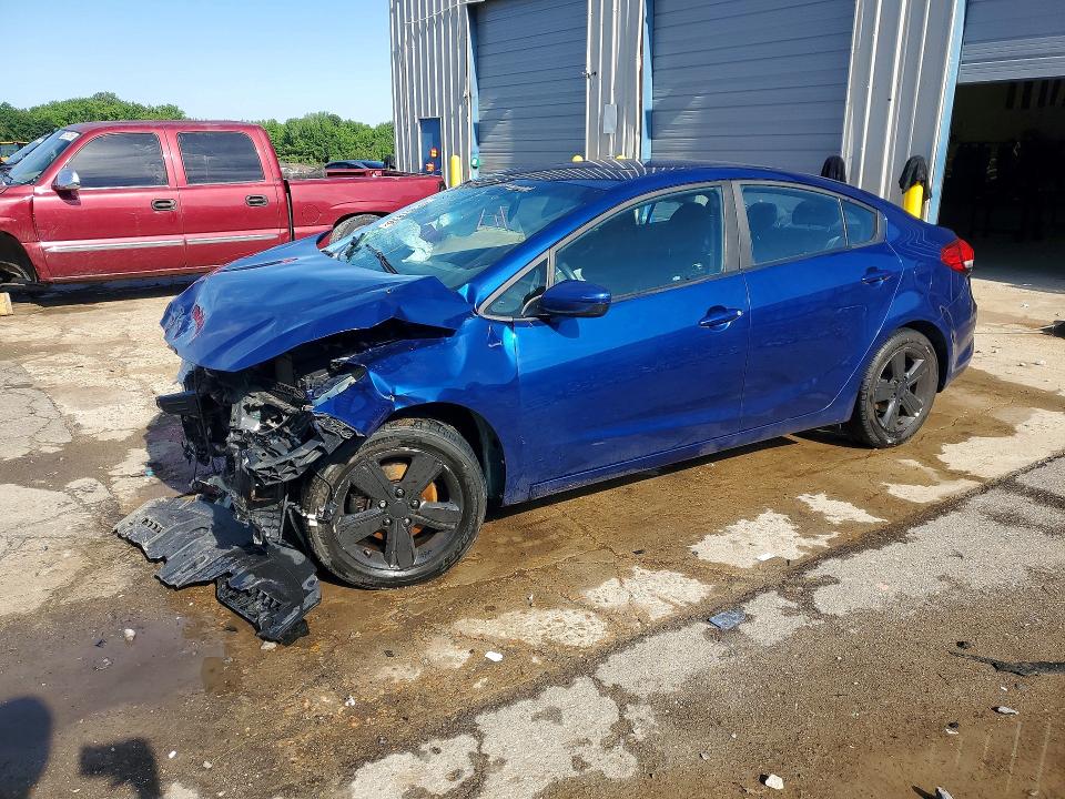 52361816 :رقم المزاد ، 3KPFL4A73JE203882 vin ، 2018 Kia Forte مزاد بيع