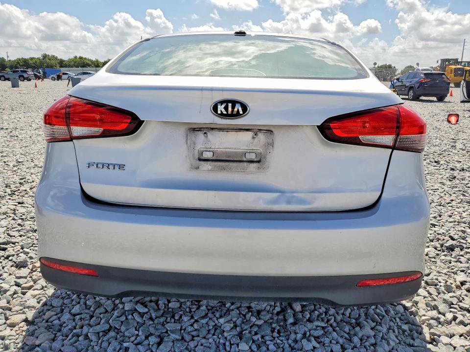 54979296 :رقم المزاد ، 3KPFK4A71HE026858 vin ، 2017 Kia Forte مزاد بيع