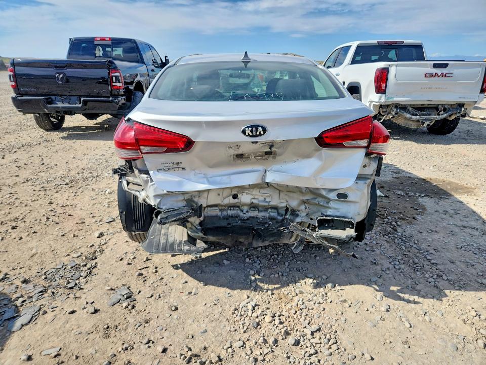 53053636 :رقم المزاد ، 3KPFL4A73HE145038 vin ، 2017 Kia Forte مزاد بيع