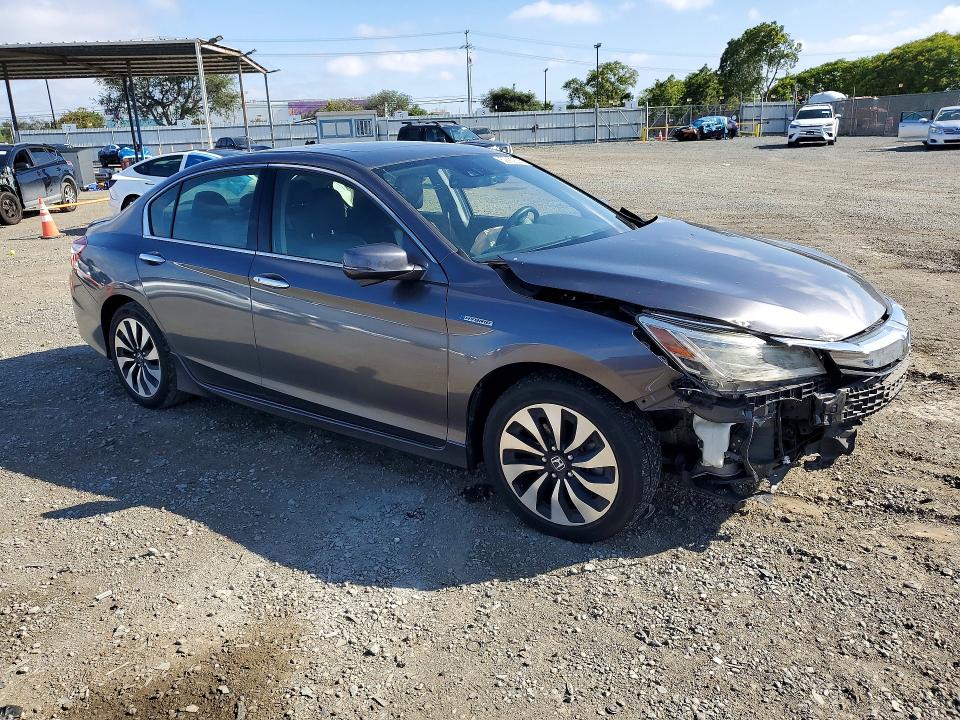 Продаж на аукціоні авто 2017 Honda Accord, vin: JHMCR6F76HC007554, номер лоту: 52892606