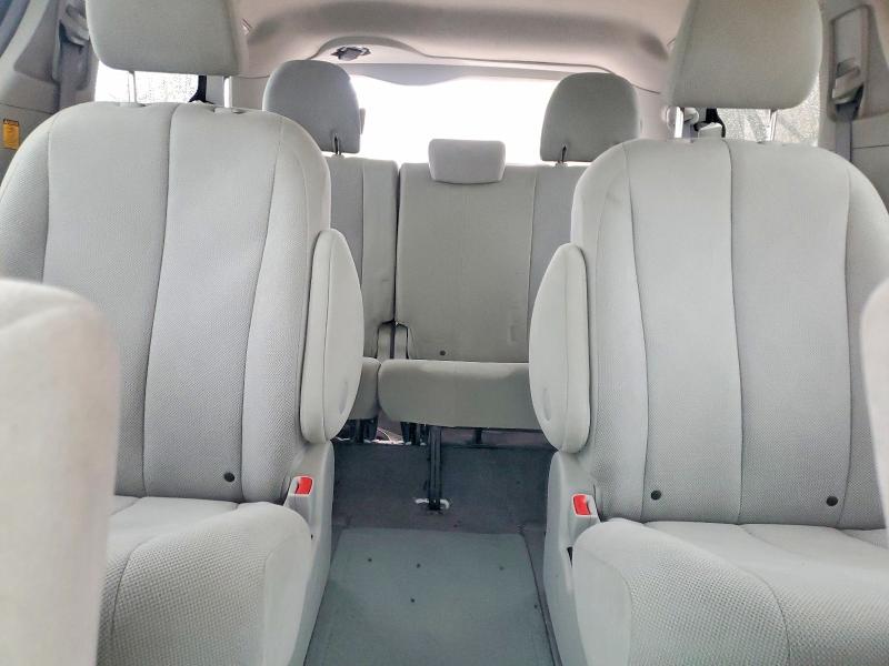 2011 Toyota Sienna მანქანა იყიდება აუქციონზე, vin: 5TDZK3DCXBS026726, აუქციონის ნომერი: 52387396