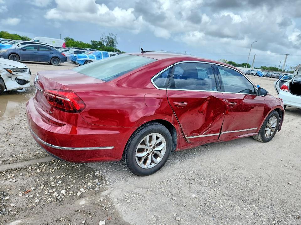 53941146 :رقم المزاد ، 1VWAT7A35HC049750 vin ، 2017 Volkswagen Passat مزاد بيع