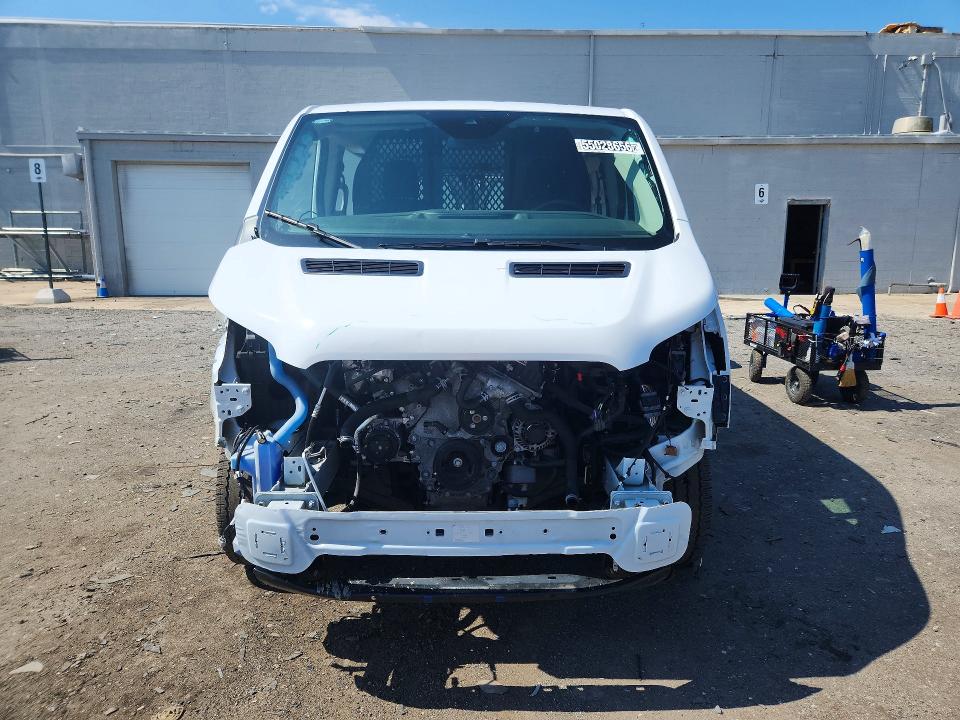 55028656 :رقم المزاد ، 1FTBR1Y80RKB12233 vin ، 2024 Ford Transit مزاد بيع