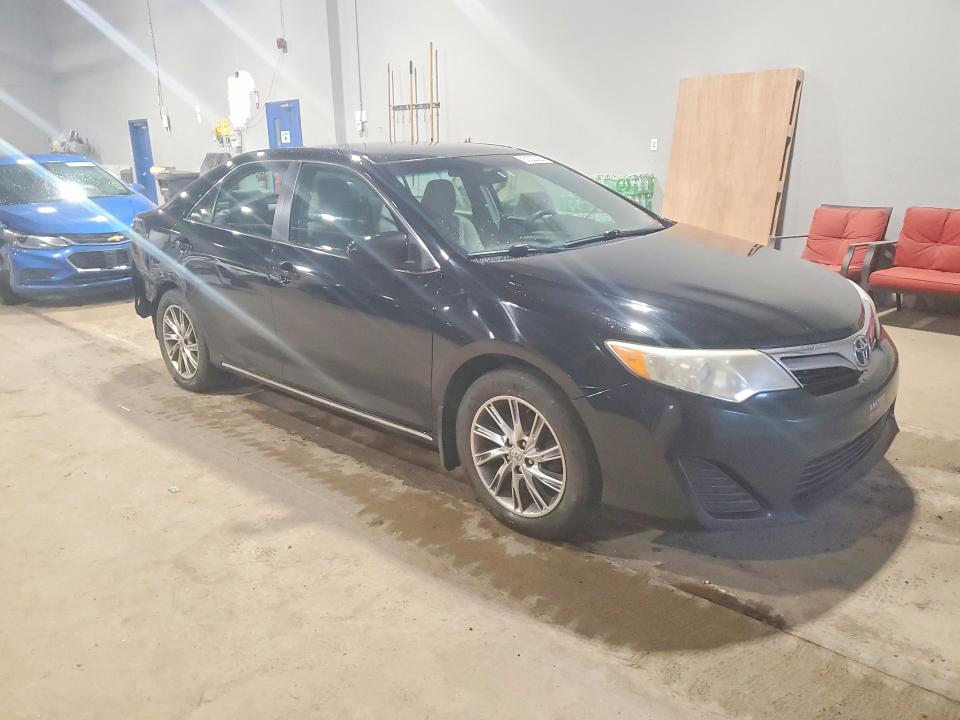 50225256 :رقم المزاد ، 4T1BF1FKXCU034705 vin ، 2012 Toyota Camry مزاد بيع