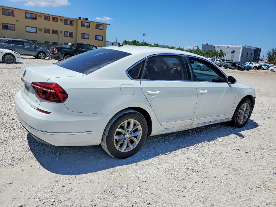 Продажа на аукционе авто 2017 Volkswagen Passat, vin: 1VWAT7A34HC002919, номер лота: 52783066