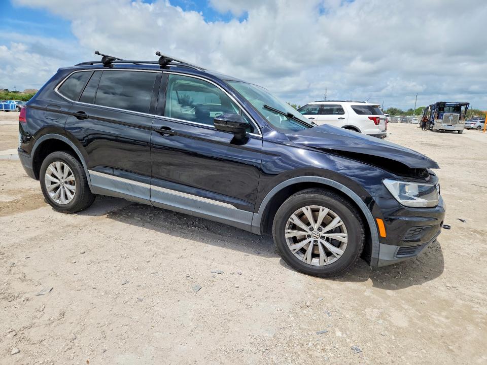 52355486 :رقم المزاد ، 3VV3B7AX4JM210161 vin ، 2018 Volkswagen Tiguan مزاد بيع