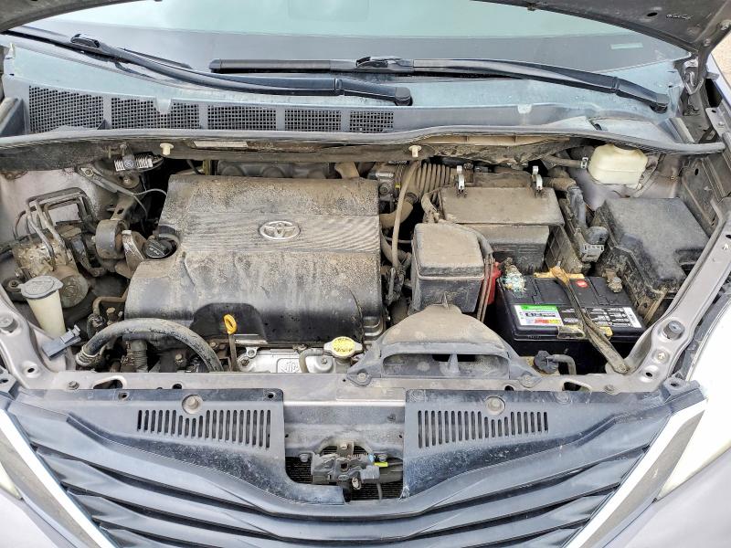 2011 Toyota Sienna მანქანა იყიდება აუქციონზე, vin: 5TDKK3DC3BS033986, აუქციონის ნომერი: 54200036