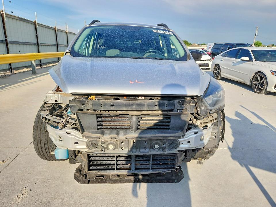 Продажа на аукционе авто 2017 Ford Escape, vin: 1FMCU0GDXHUC88393, номер лота: 55014456