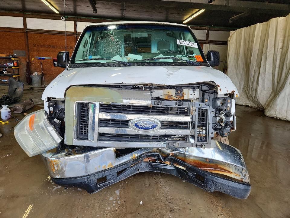 52173106 :رقم المزاد ، 1FTNE2EW6BDA56696 vin ، 2011 Ford Econoline مزاد بيع