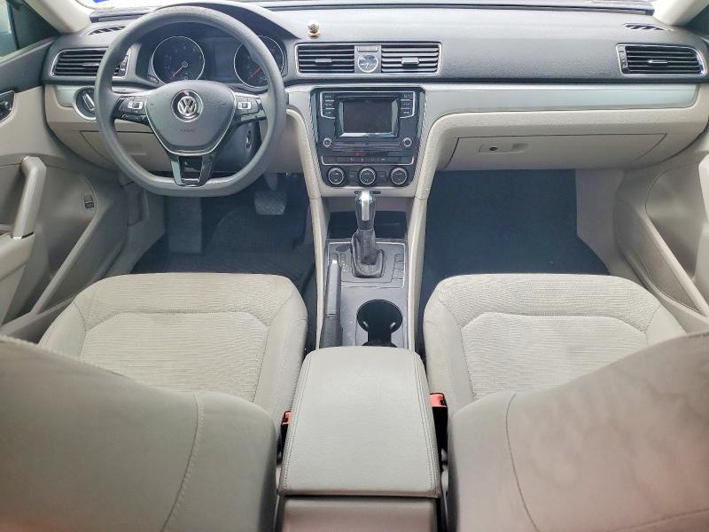 53830896 :رقم المزاد ، 1VWAT7A32HC007715 vin ، 2017 Volkswagen Passat مزاد بيع
