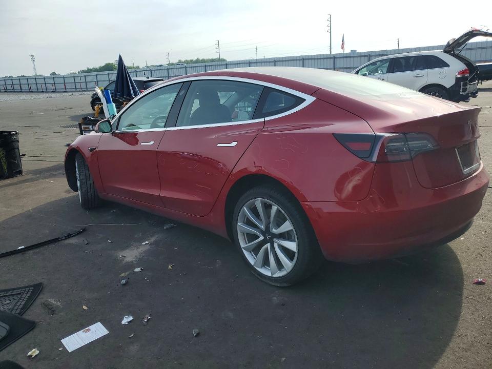 49828646 :رقم المزاد ، 5YJ3E1EA2JF153827 vin ، 2018 Tesla Model 3 مزاد بيع