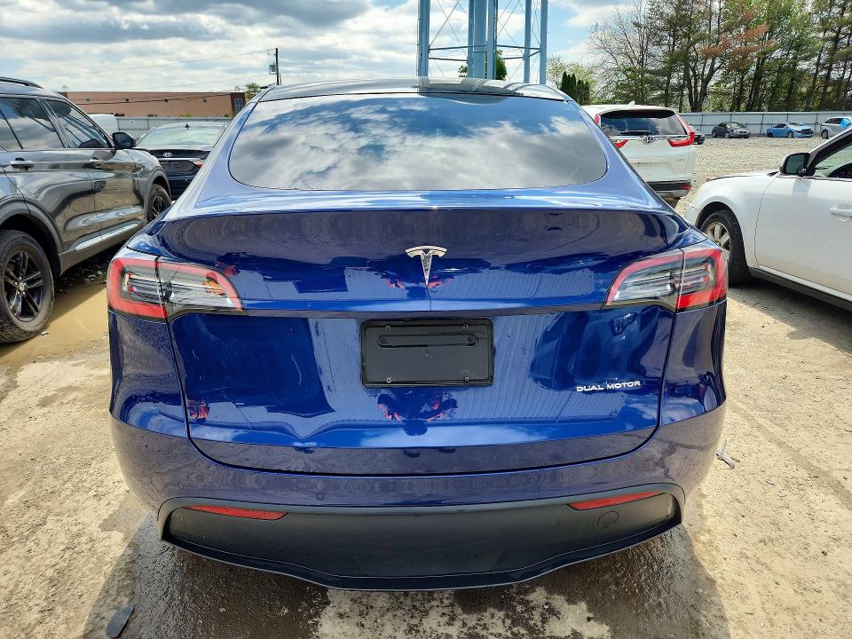 52920756 :رقم المزاد ، 5YJYGDEE3MF071128 vin ، 2021 Tesla Model Y مزاد بيع