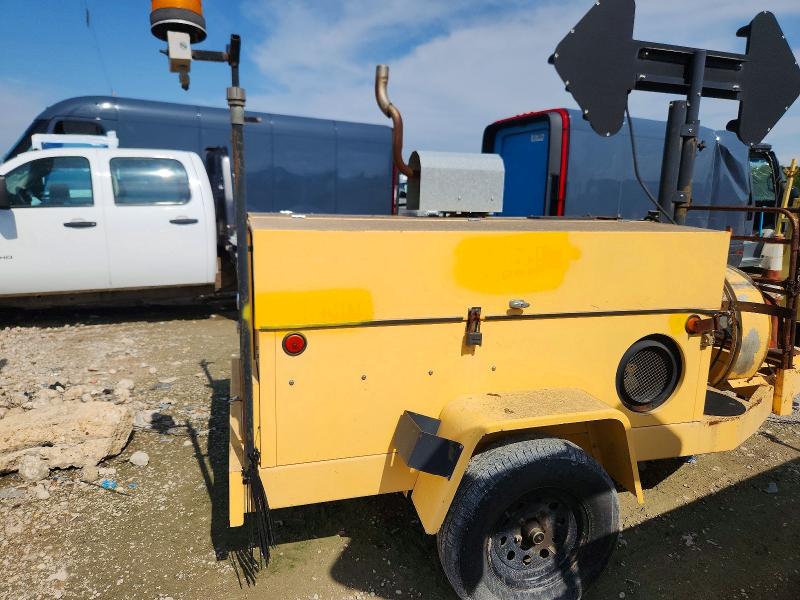 52674026 :رقم المزاد ، 1T9US0617WS055234 vin ، 1999 Team Fenex Trailers مزاد بيع