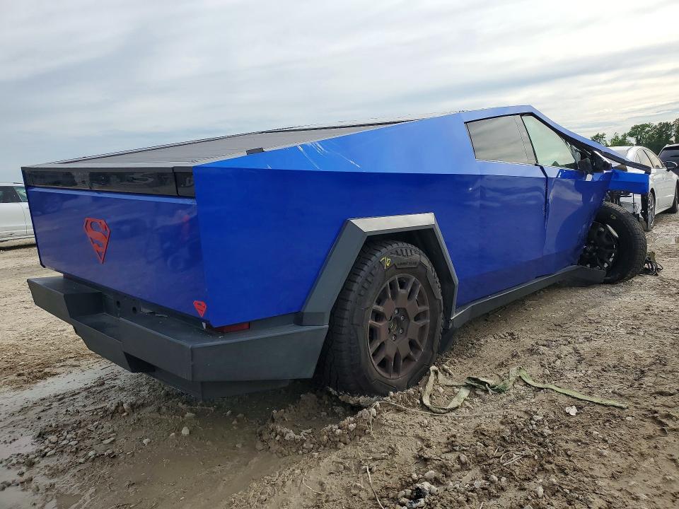 53884706 :رقم المزاد ، 7G2CEHED8RA022443 vin ، 2024 Tesla Cybertruck مزاد بيع