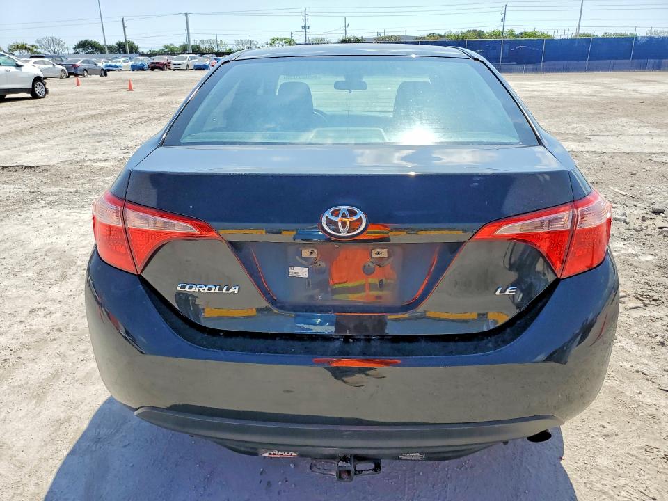 2018 Toyota Corolla მანქანა იყიდება აუქციონზე, vin: 5YFBURHE1JP806020, აუქციონის ნომერი: 52027036