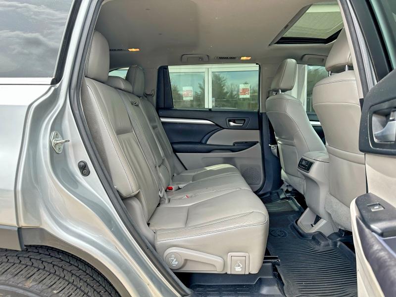 Продаж на аукціоні авто 2017 Toyota Highlander, vin: 5TDJZRFH4HS381579, номер лоту: 53775616