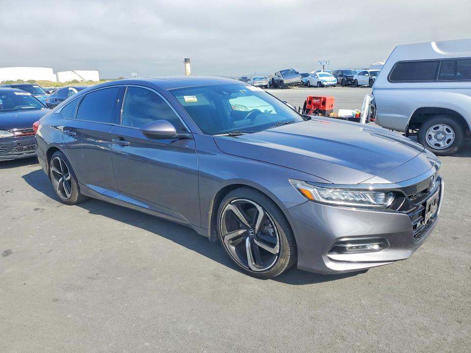 Продажа на аукционе авто 2018 Honda Accord, vin: 1HGCV2F33JA038217, номер лота: 52679466