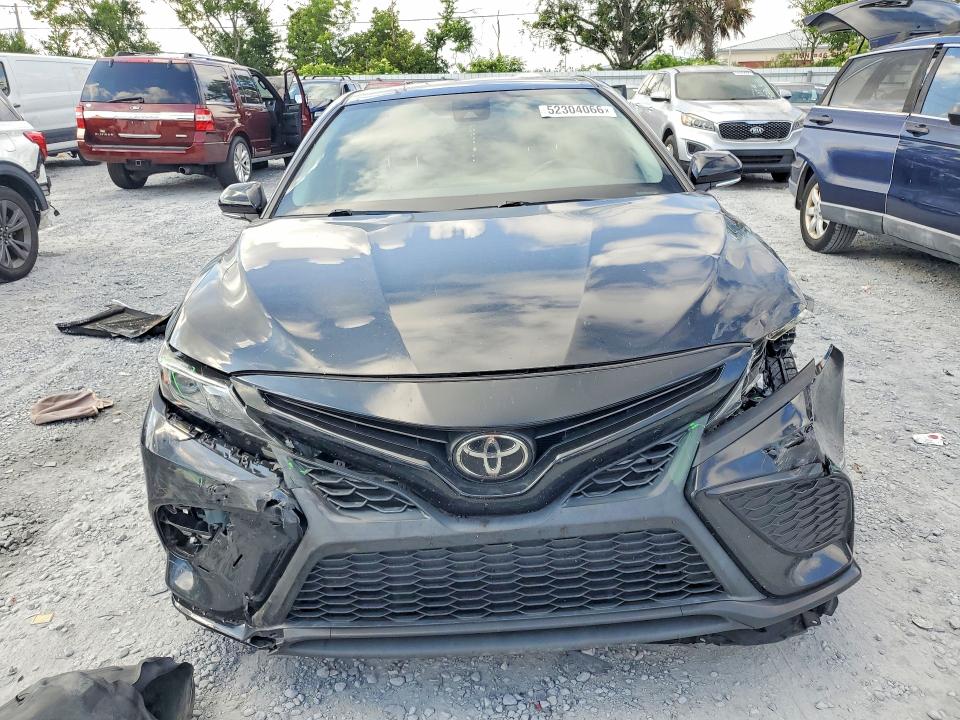 Продаж на аукціоні авто 2021 Toyota Camry, vin: 4T1T11AK3MU449859, номер лоту: 52304066