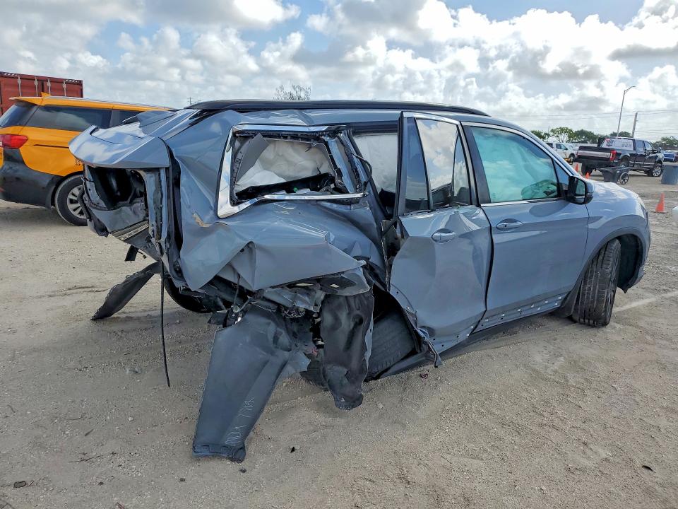Продажа на аукционе авто 2022 Honda Pilot, vin: 5FNYF5H27NB022817, номер лота: 54757816