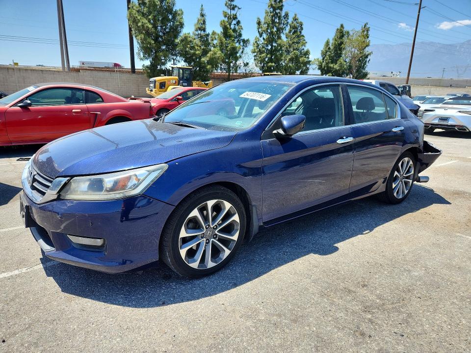 54707116 :رقم المزاد ، 1HGCR2F55FA167167 vin ، 2015 Honda Accord مزاد بيع