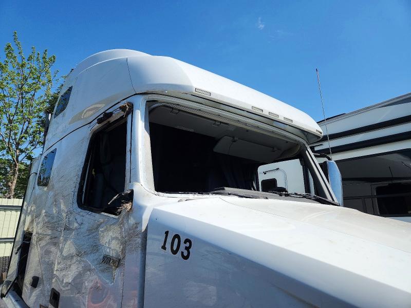 Продаж на аукціоні авто 2022 Volv Vn, vin: 4V4NC9EH6NN290811, номер лоту: 51258536