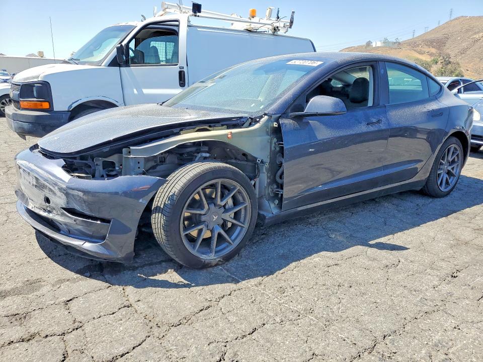 52720706 :رقم المزاد ، 5YJ3E1EB9MF997859 vin ، 2021 Tesla Model 3 مزاد بيع